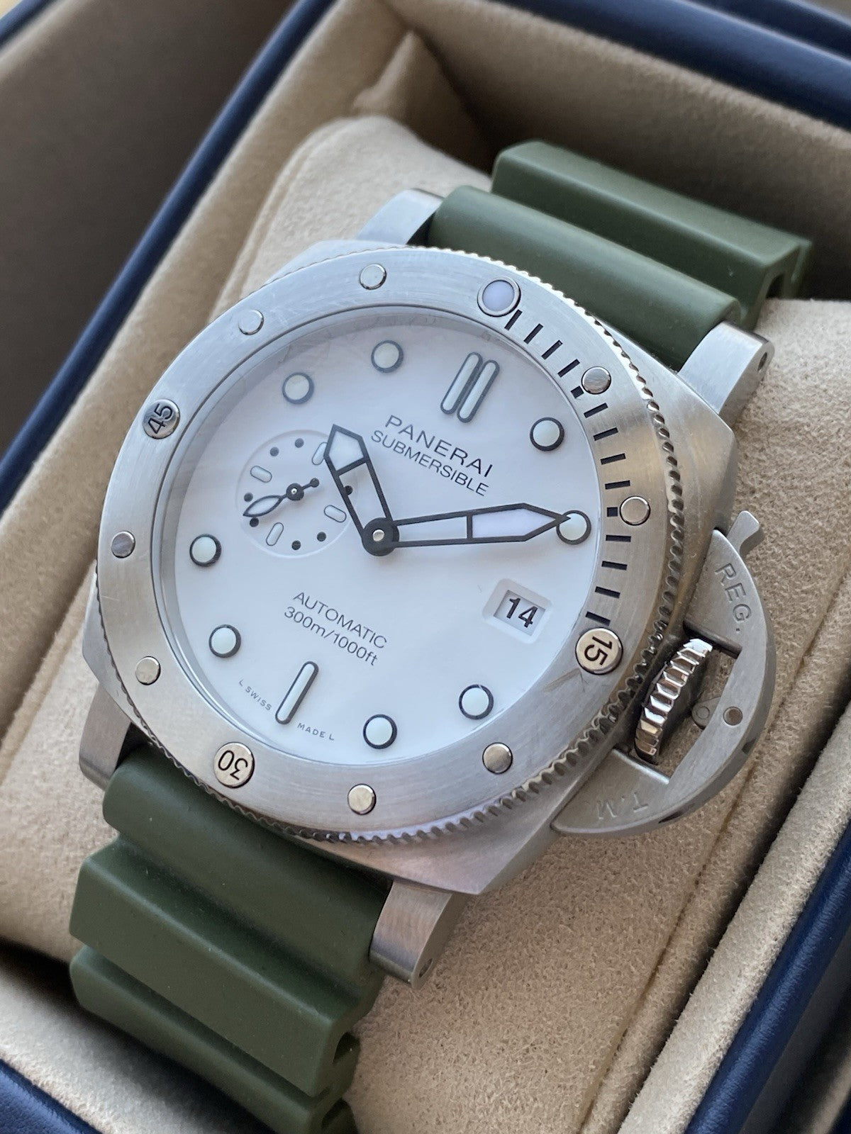 Panerai Submersible PAM01226 - Full Set 2023