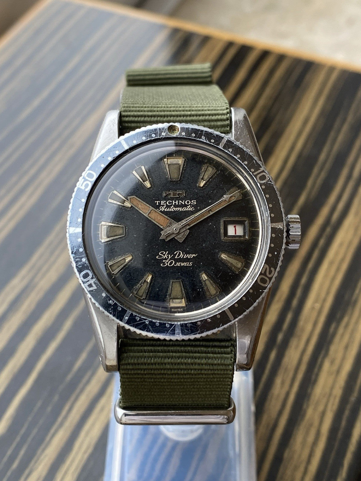 Technos Automatic Sky Diver Vintage Sub 1960's Swiss Made Watch 37mm