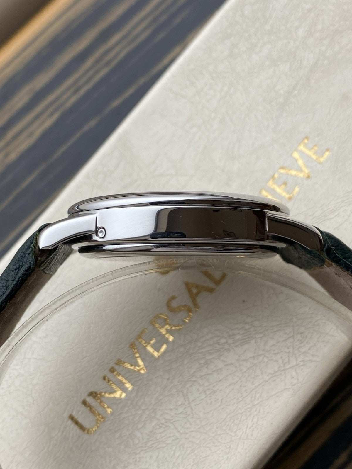 Universal Geneve Automatic GMT Power Reserve New Old Stock