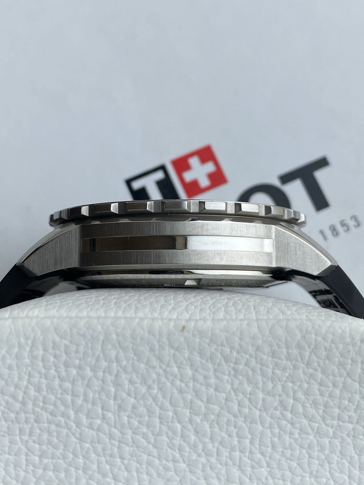 Tissot Seastar 1000 Chronograph Quartz – NOS – Full Set
