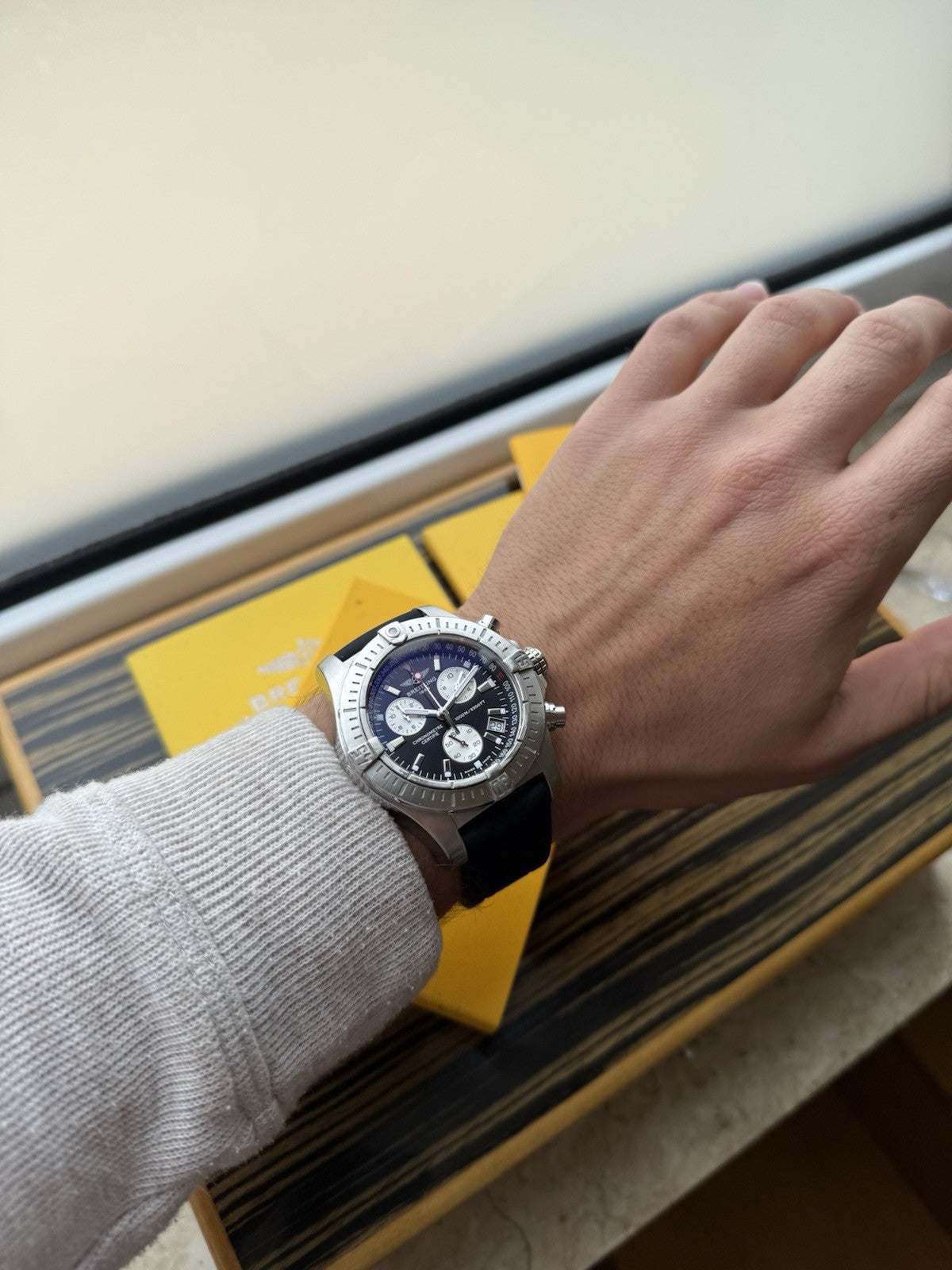 Breitling Avenger Wolf Quartz Chronograph Full Set