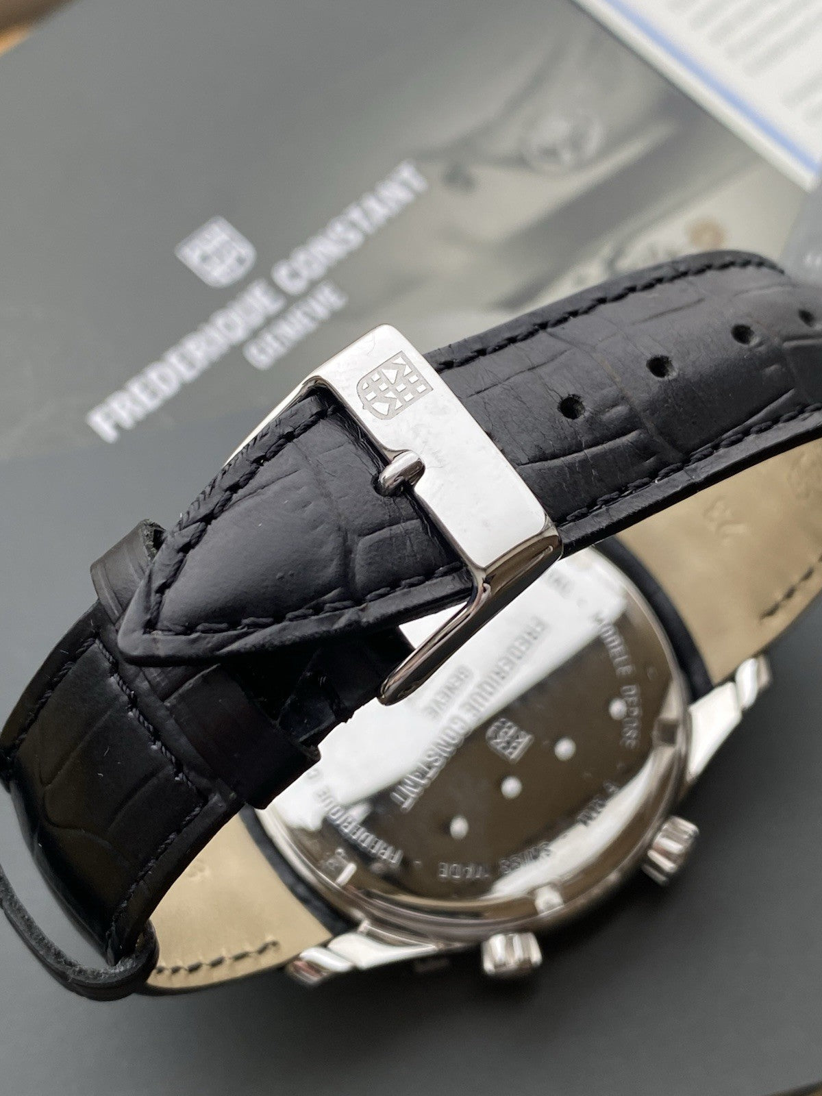 Frederique Constant Worldtimer GMT Quartz – NOS – Full Set