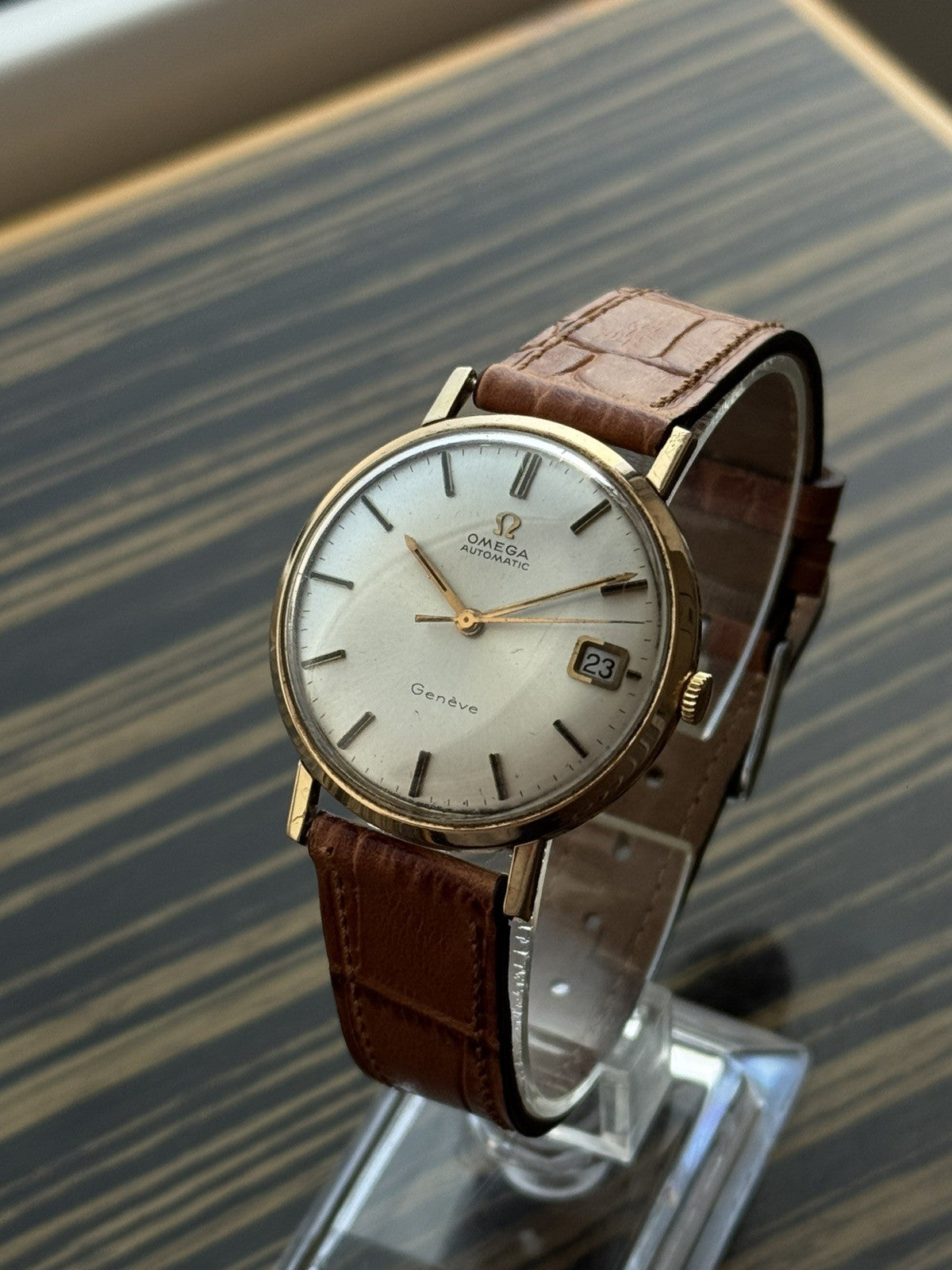 Omega Genève Automatic Date – 18K Gold