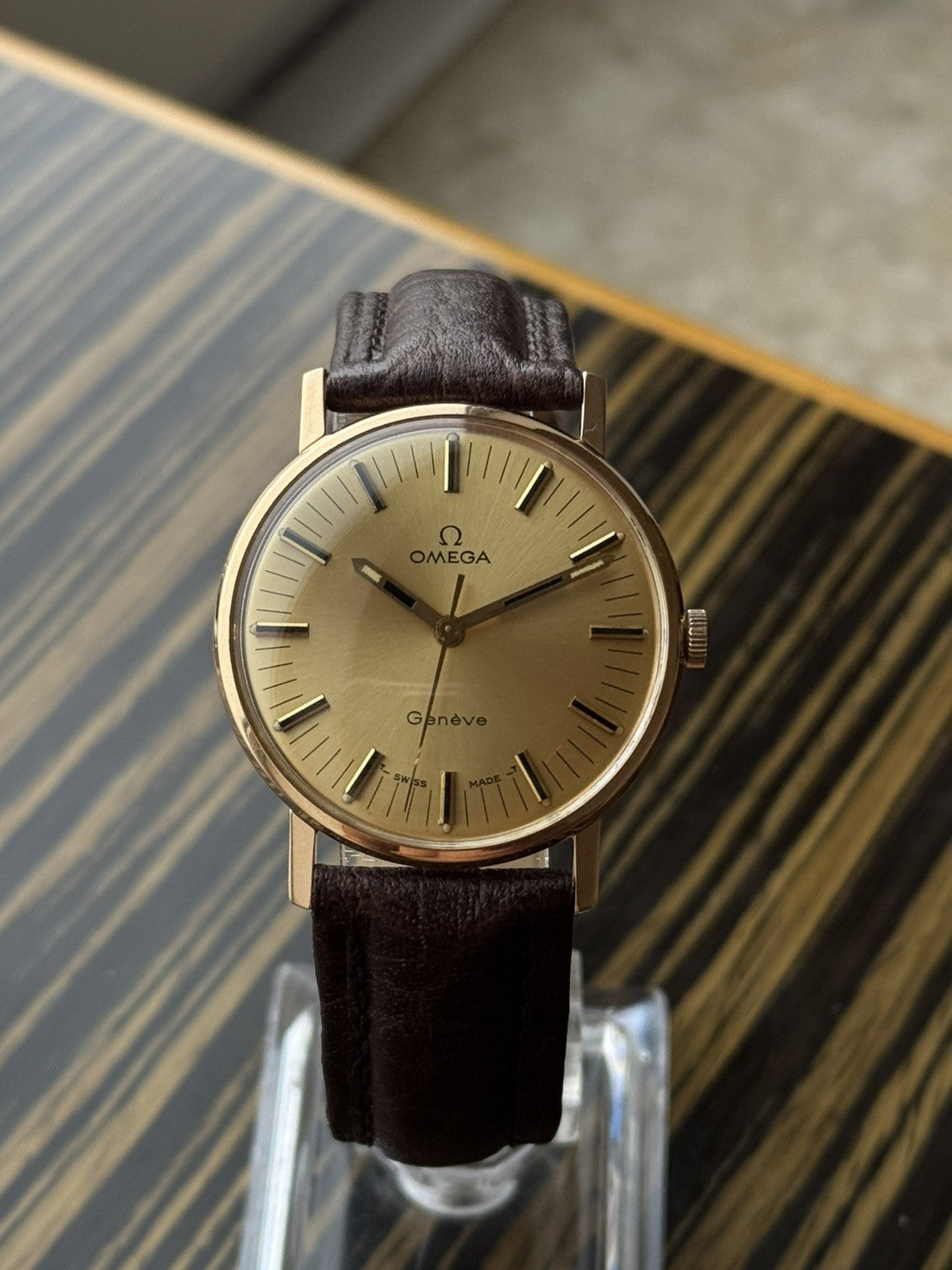 Omega Genève 18K Gold vintage manual wind watch