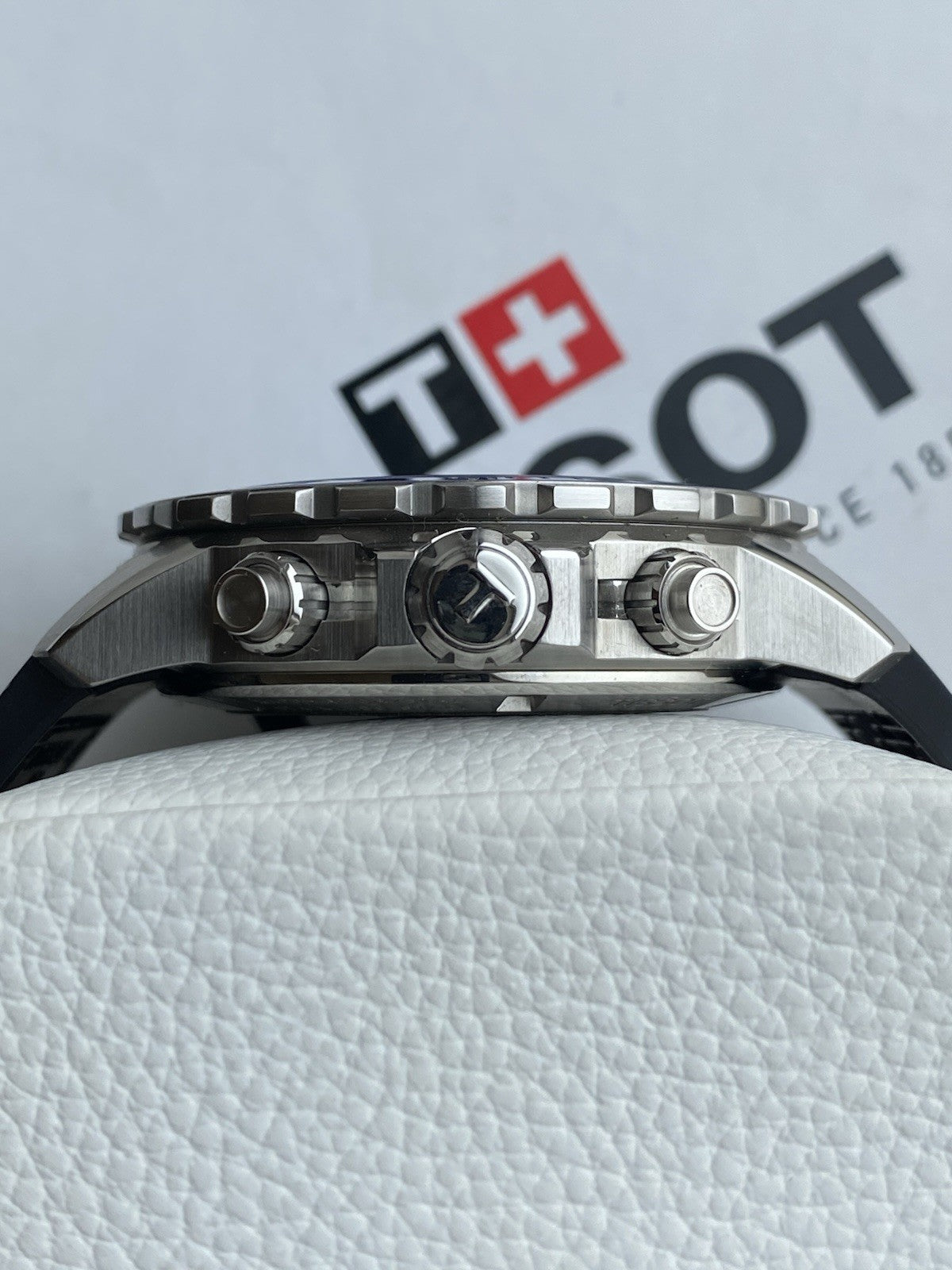 Tissot Seastar 1000 Chronograph Quartz – NOS – Full Set