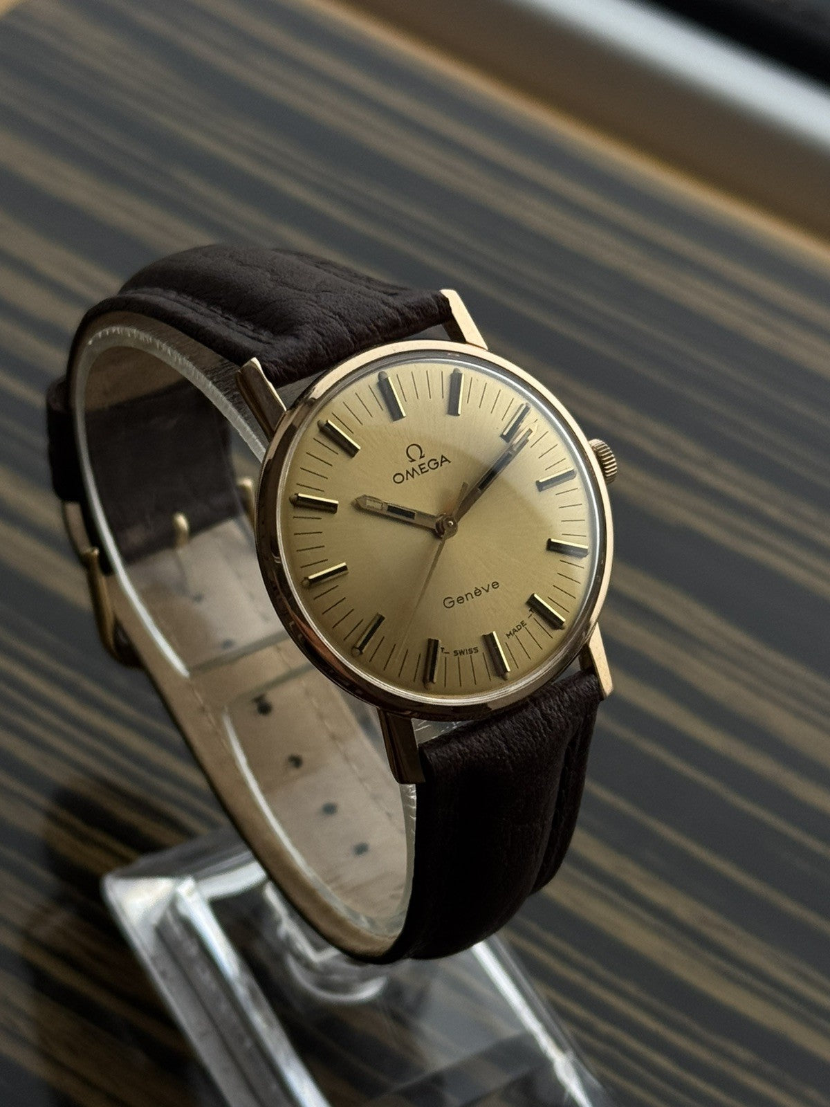 Omega Genève 18K Gold vintage manual wind watch