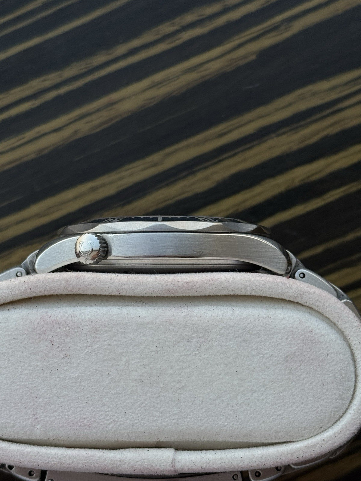Omega Seamaster  James Bond Full Set 41mm Quartz Watch