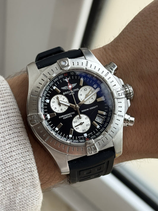 Breitling Avenger Wolf Quartz Chronograph Full Set