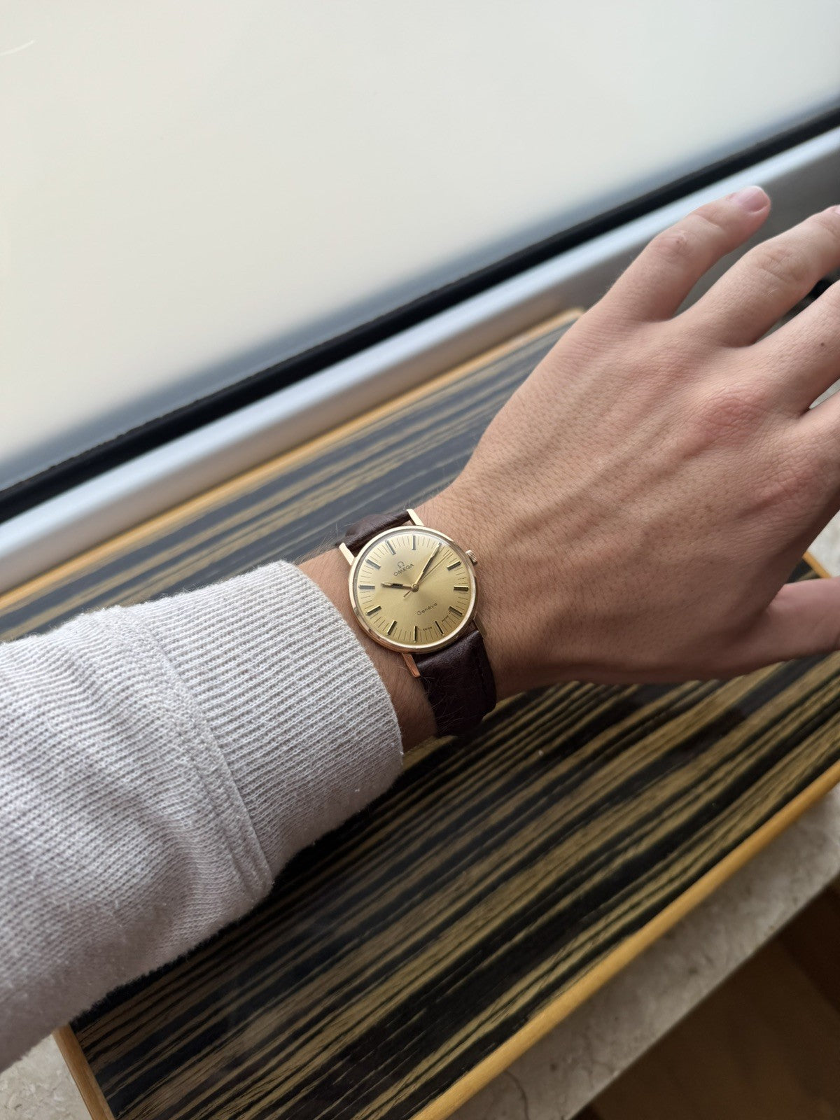 Omega Genève 18K Gold vintage manual wind watch
