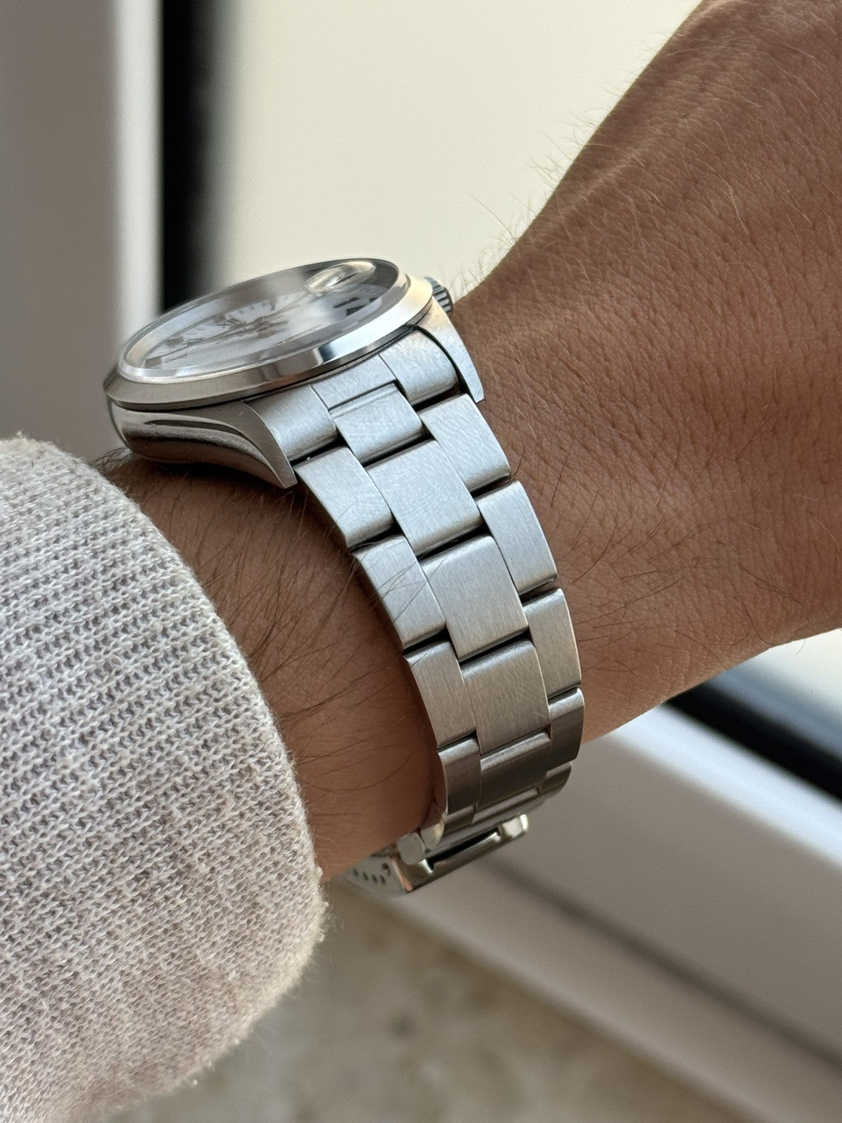 Rolex Oyster Perpetual Date 34mm Automatic  Watch Ref 15200