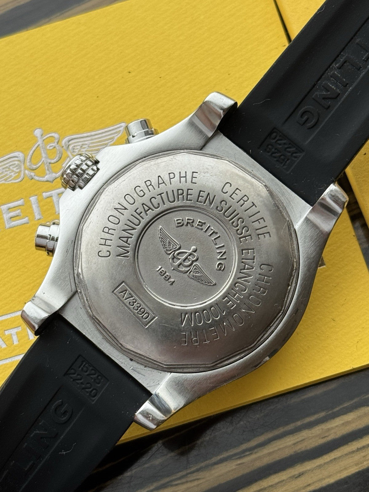 Breitling Avenger Wolf Quartz Chronograph Full Set