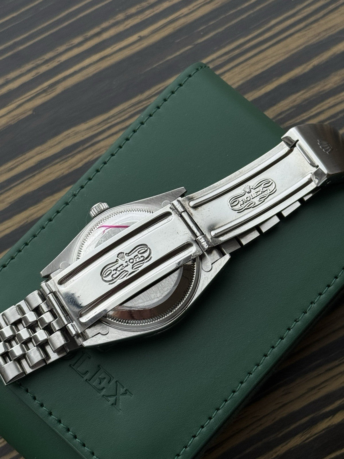 Rolex Oyster Perpetual Date 34mm Automatic  Watch Ref 15200