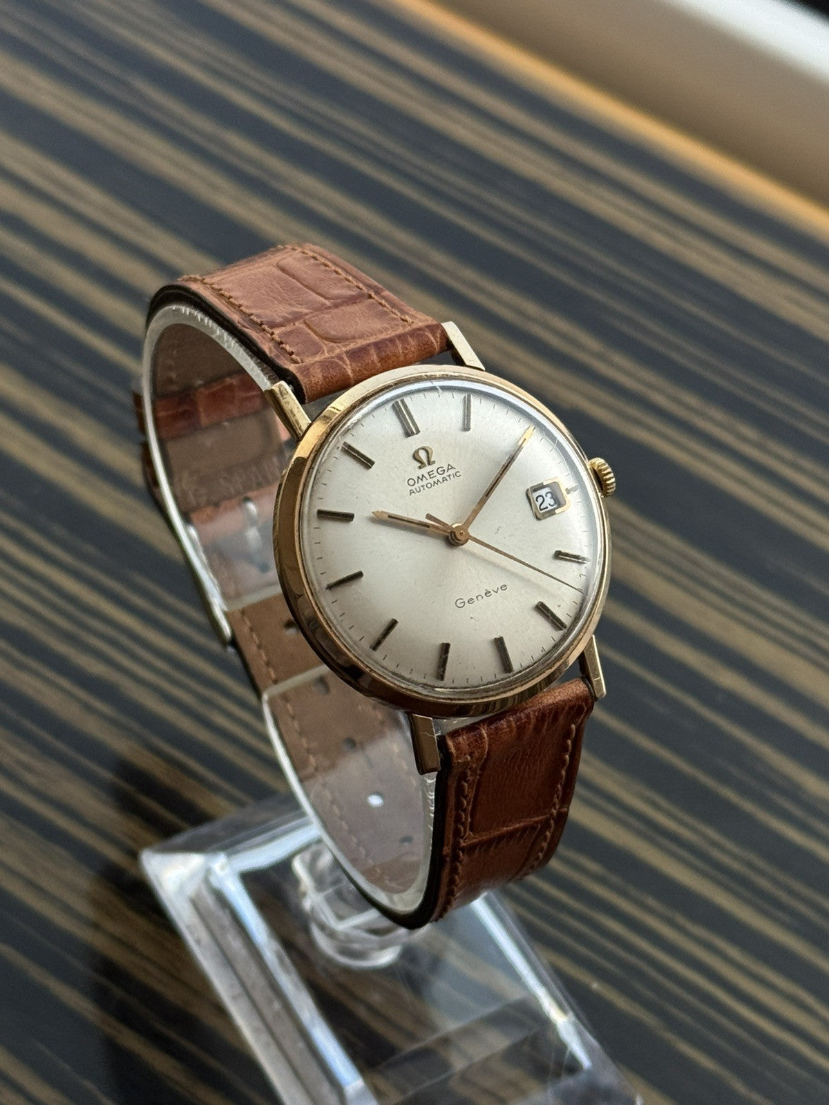 Omega Genève Automatic Date – 18K Gold