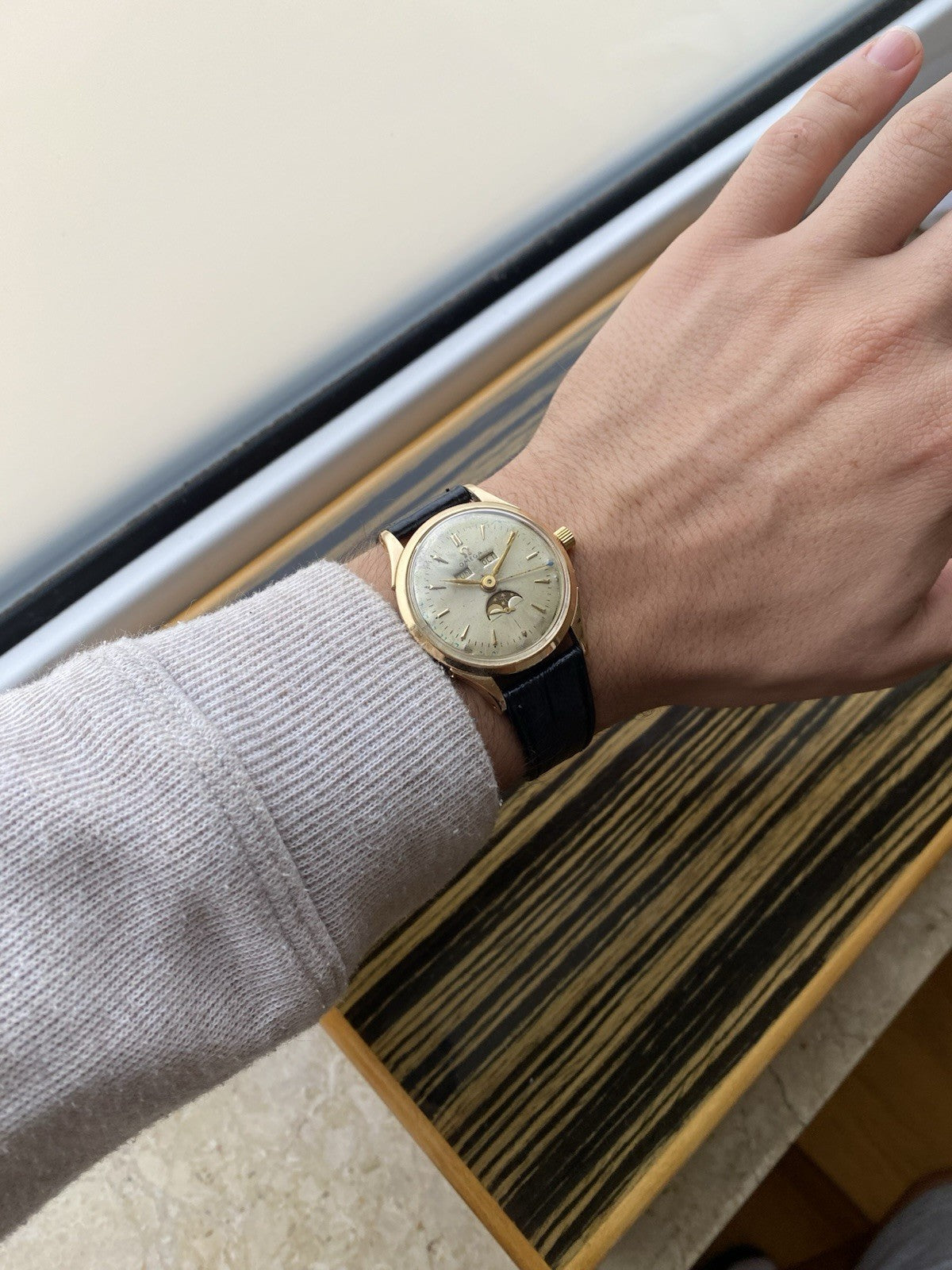 Vintage OMEGA Triple Calendar Moon Phase Cal. 381