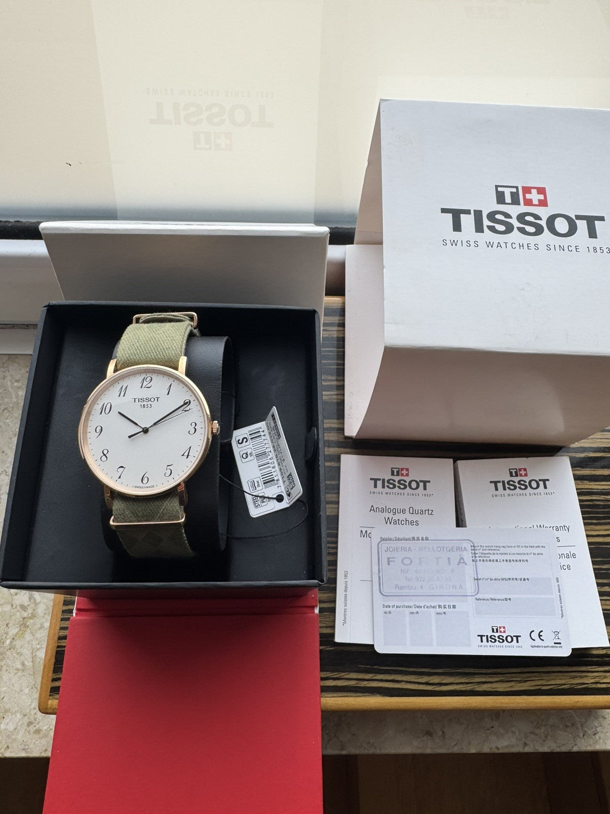 Tissot Everytime Swissmatic Brand New / Full Set gold and white
