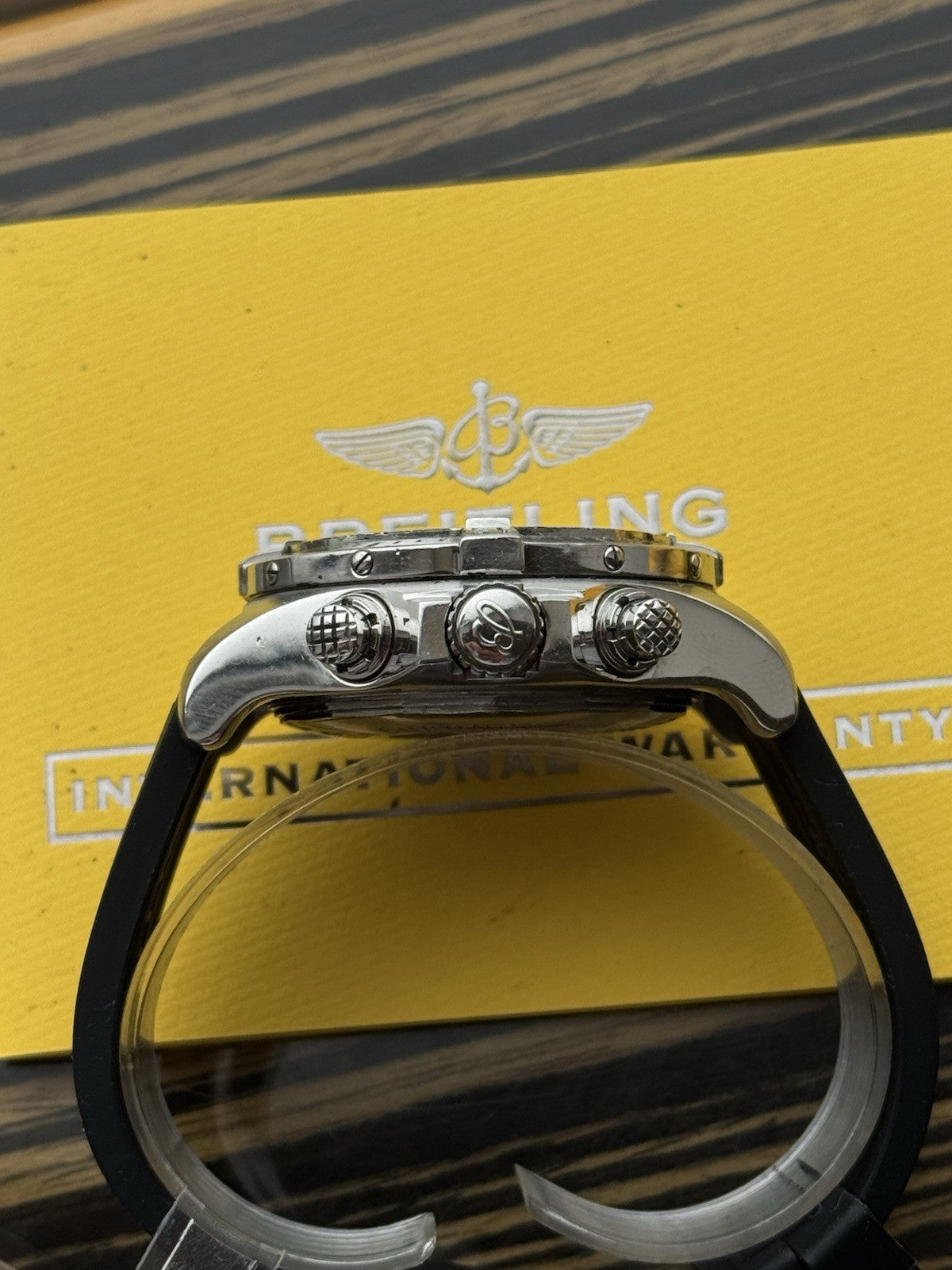 Breitling Avenger Wolf Quartz Chronograph Full Set